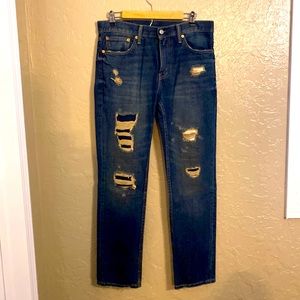Men’s NWOT Levi’s 511 Distressed 33x32 never worn